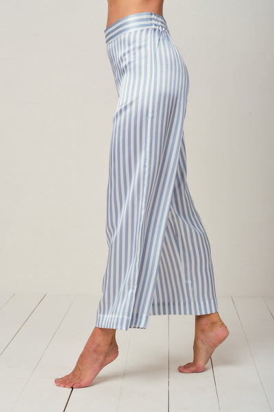 Alexandra Silk Pyjama in Candy Blue Stripes - Bottom Loungewear, Pyjama, Seidenpyjama, Schlafanzug | RADICE