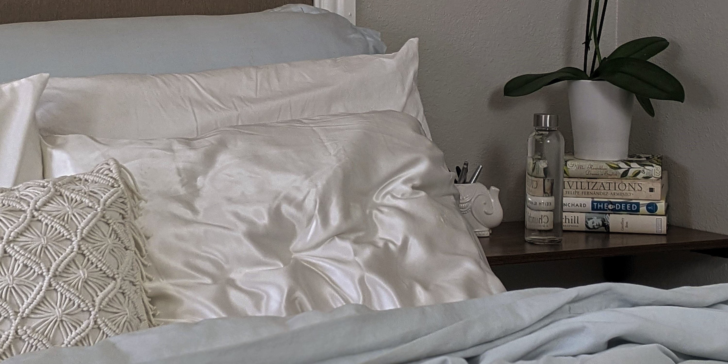 /de/blogs/magazine/the-4-things-that-matter-in-finding-the-right-pillow-for-your-sleep