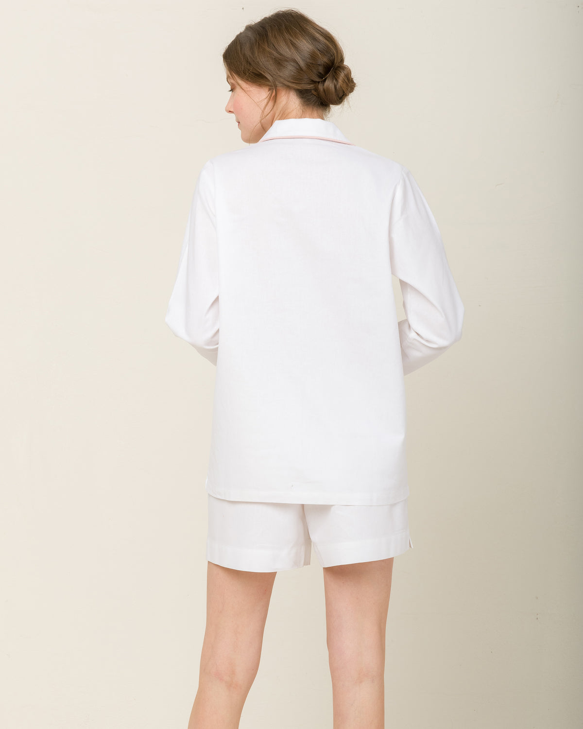 Sophia in Moonlight White - Short Loungewear, Pyjama, Seidenpyjama, Schlafanzug | RADICE