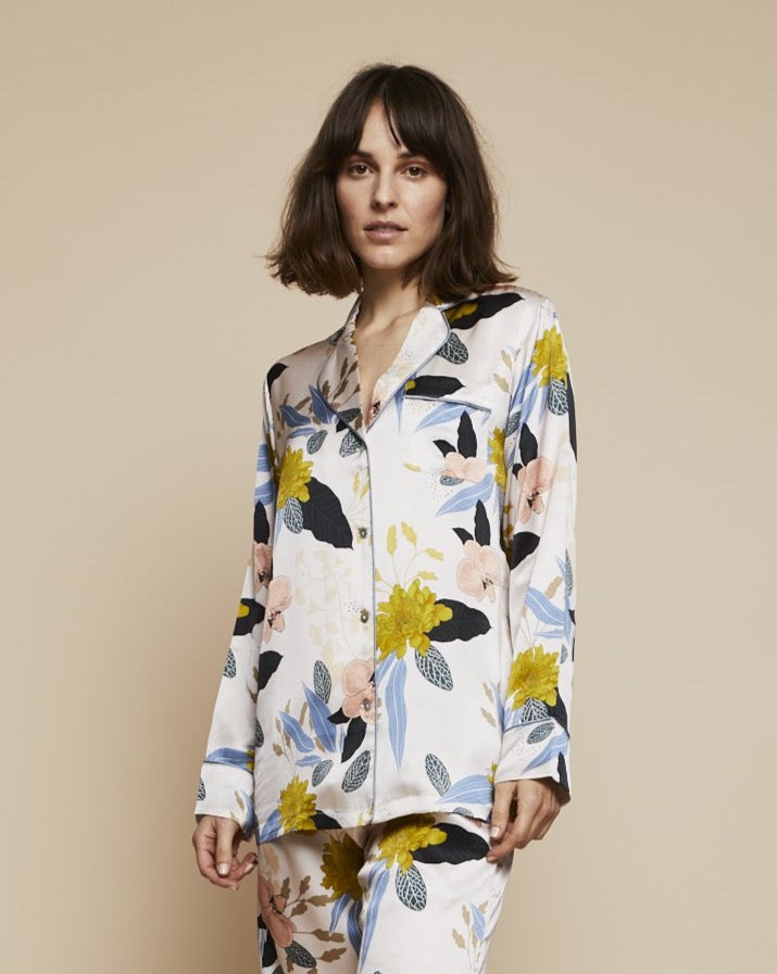 Elisabetha in August - Loungewear Top, Pyjama, Silk Pyjama, Nightwear | RADICE